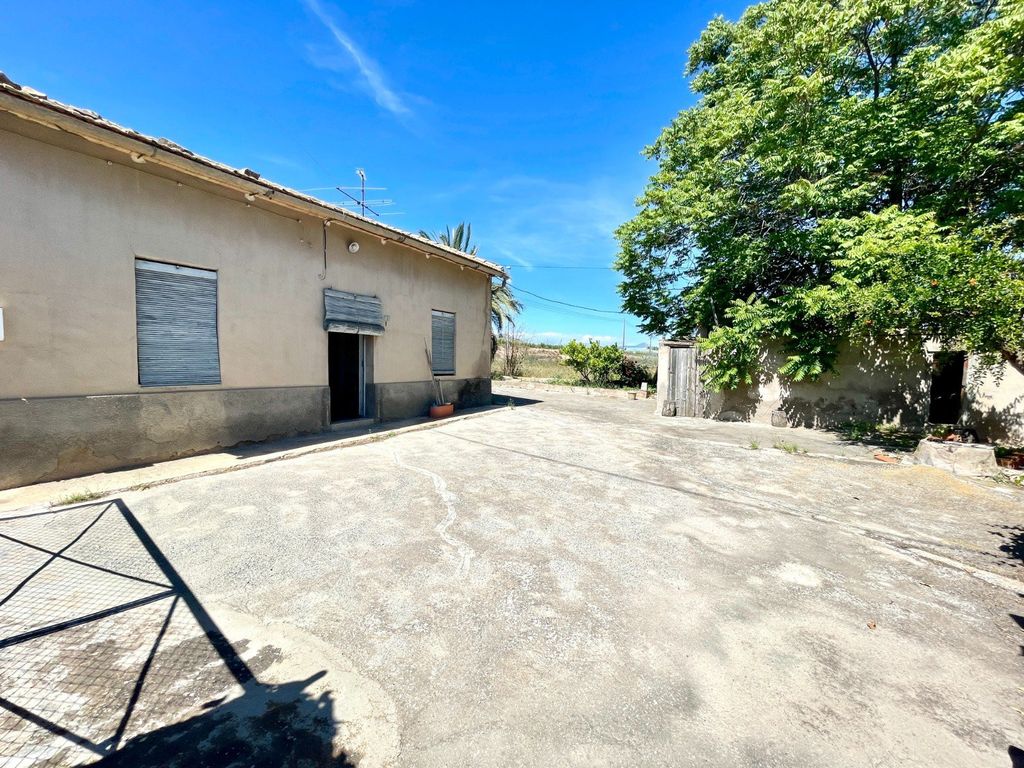 Property photo 3 of 38