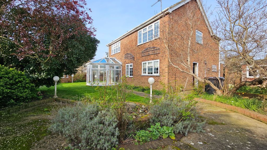 Property photo 2 of 31