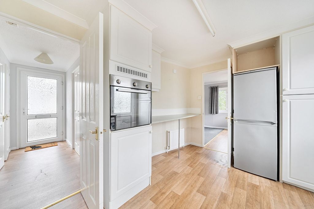 Property photo 3 of 19 Kitchen