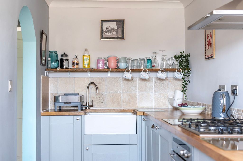 Property photo 2 of 22