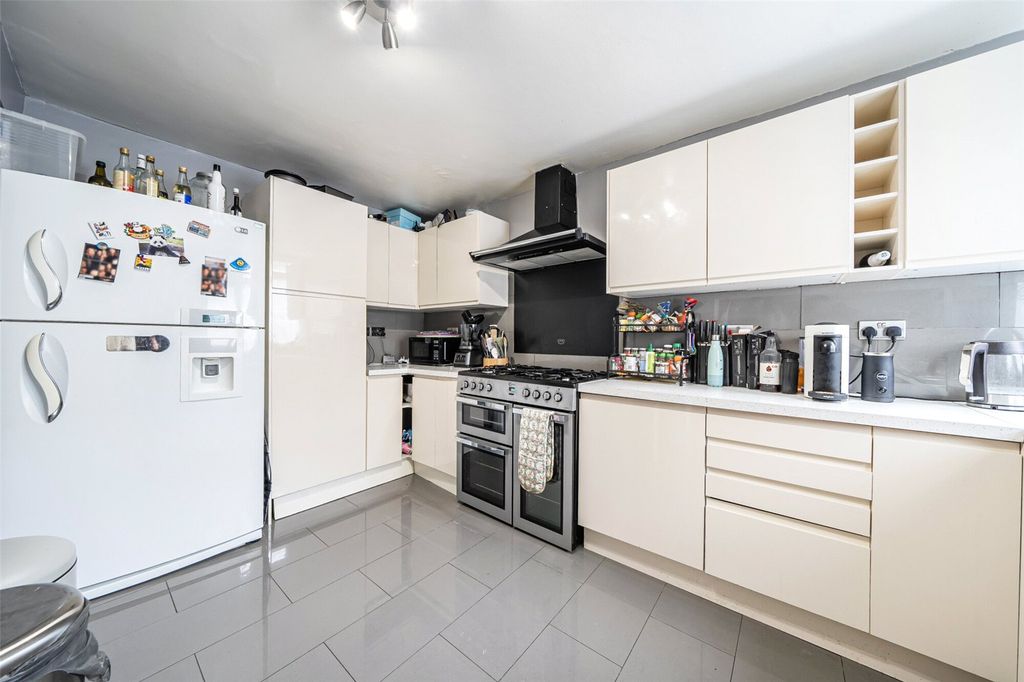 Property photo 3 of 18 Picture No. 15