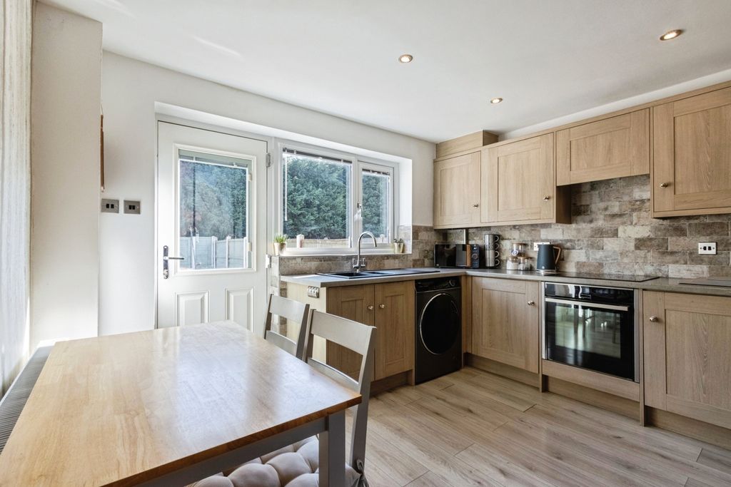 Property photo 3 of 15 Kitchen/Dining Room