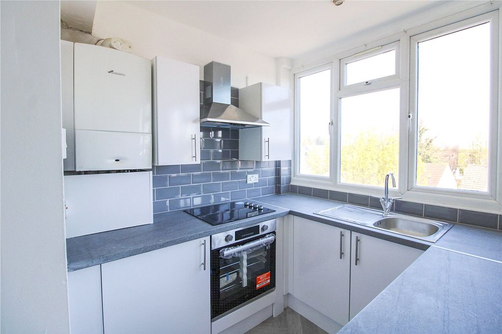 Property photo 2 of 8 Picture No. 12