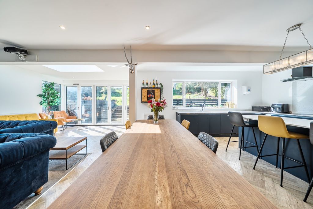 Property photo 2 of 40 Picture No. 97