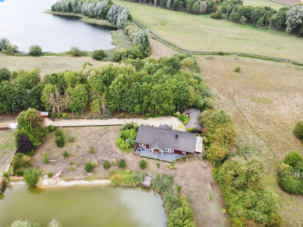 Property photo 2 of 17 Photo