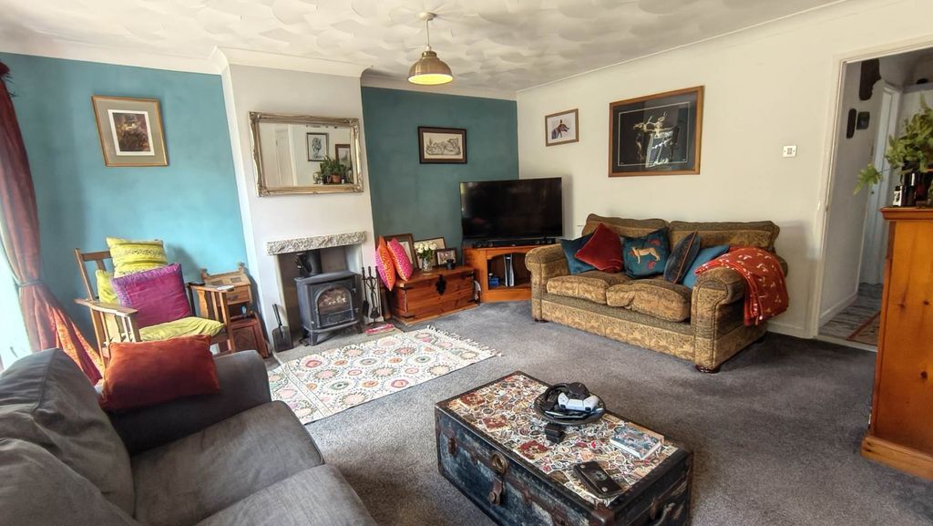 Property photo 3 of 19