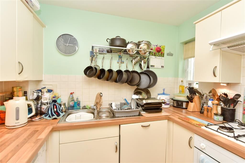 Property photo 1 of 4 Kitchen