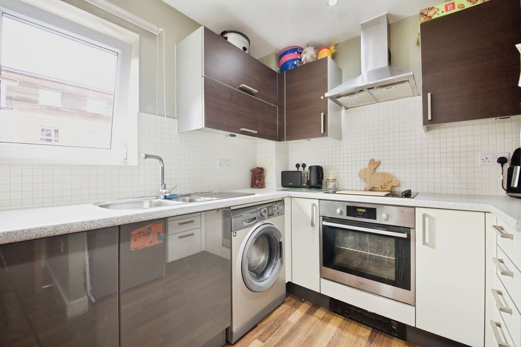 Property photo 2 of 17 Photo