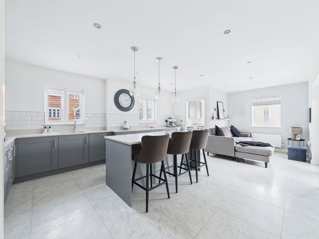 Property photo 3 of 38