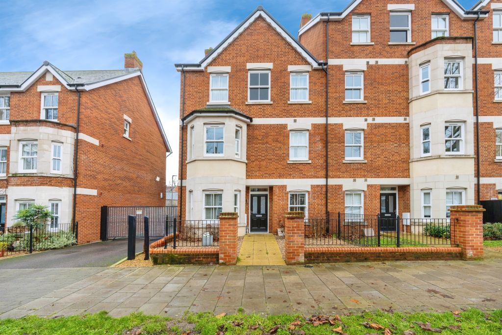 Additional image 11 of 2 bed flat for saleWarwick Avenue, Bedford MK40