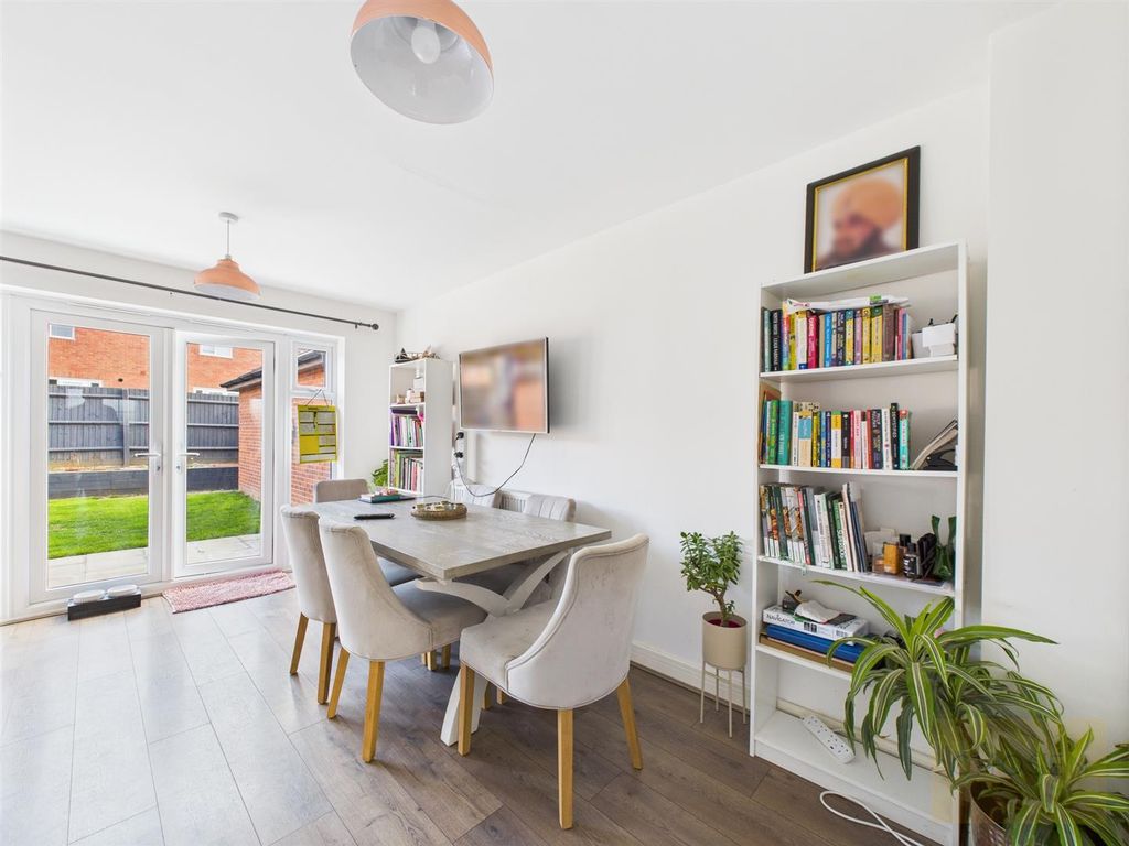 Property photo 3 of 16