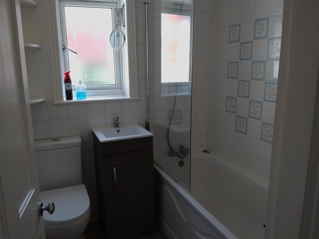 Property photo 3 of 6 19.Jpg