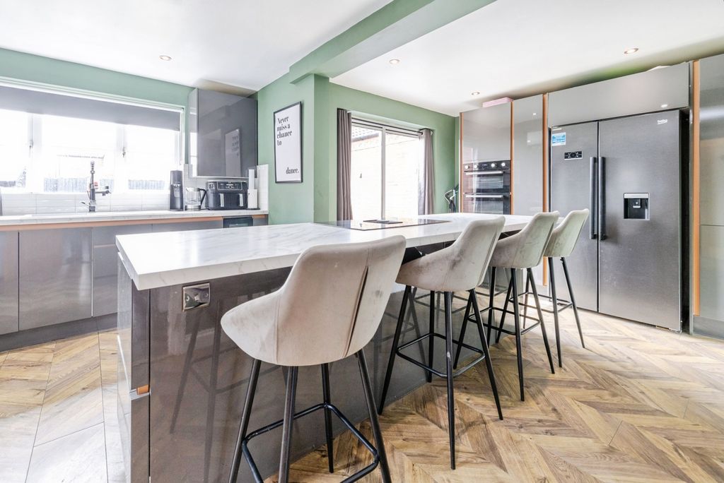 Property photo 3 of 18 Kitchen-Diner