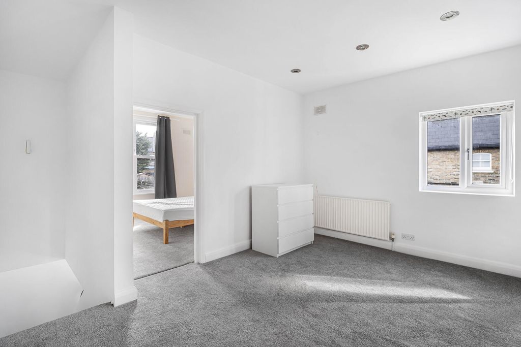 Property photo 3 of 20 Bedroom