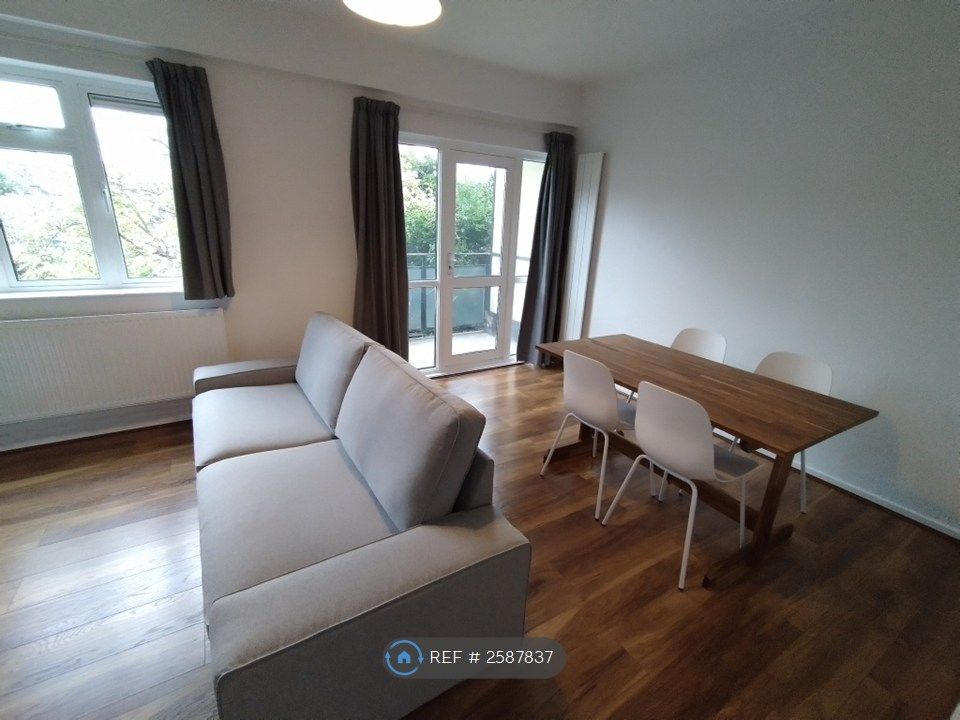 Property photo 2 of 14 Lounge