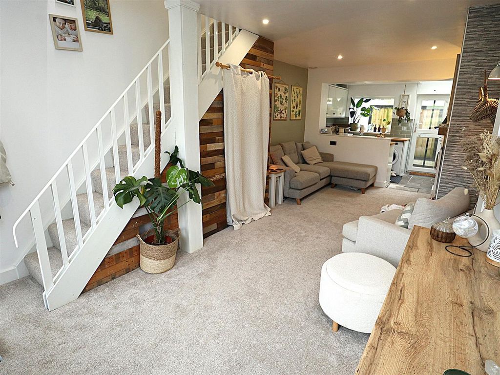 Property photo 3 of 23