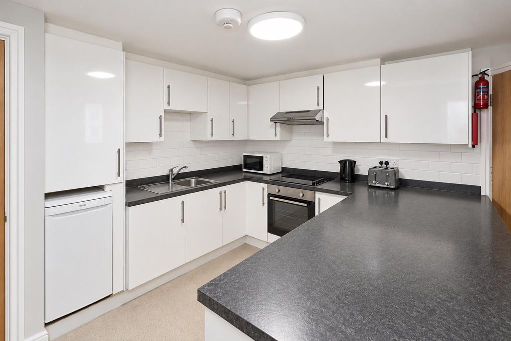 Property photo 1 of 17 5F0F4Ca3-6076-4B86-8E7B-c21d2F521A5d.Png