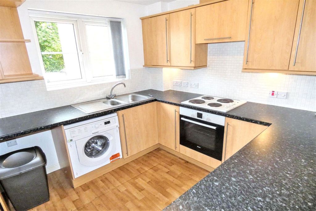 Property photo 2 of 8
