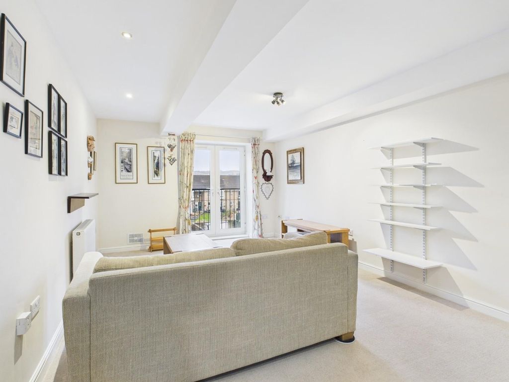 Property photo 2 of 12 Cam04899G0-Pr0246-Still001.Jpg