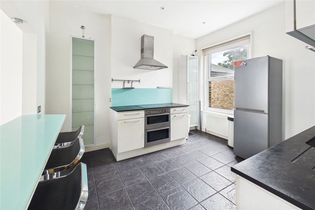 Property photo 3 of 15 Picture No. 06