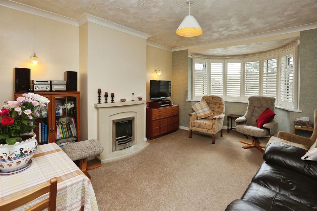 Property photo 2 of 17