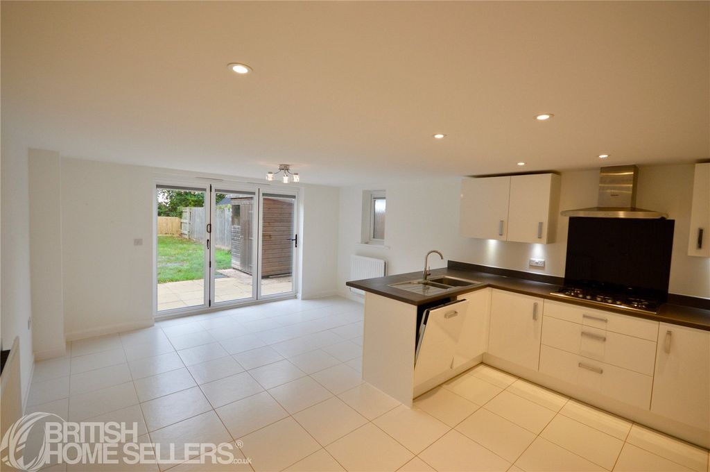 Property photo 3 of 16 Picture No. 12