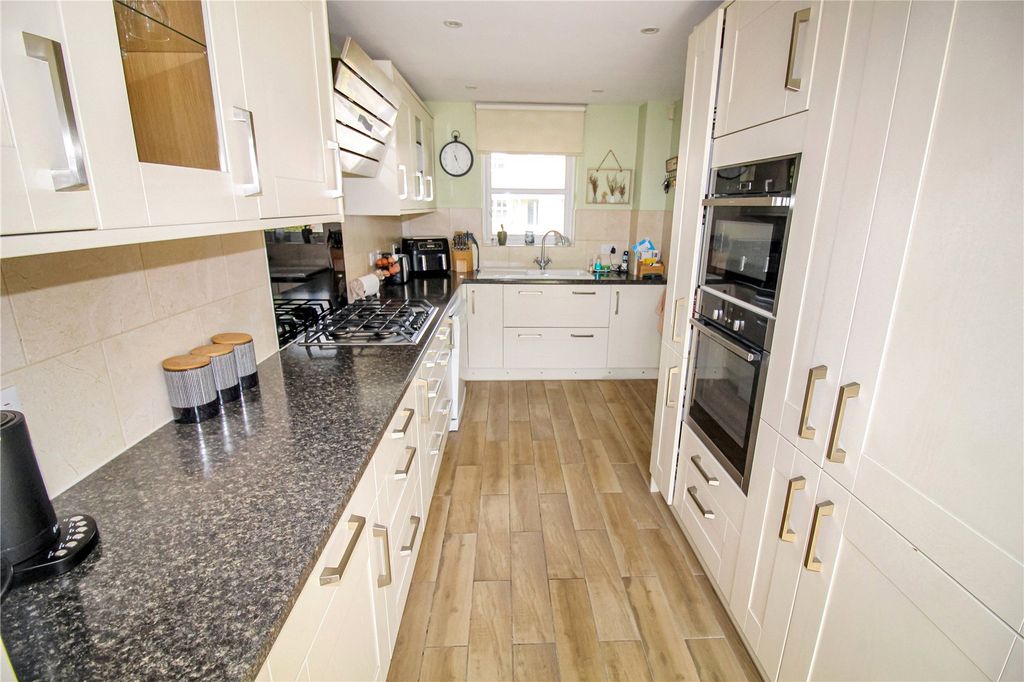 Property photo 3 of 19 Picture No. 12