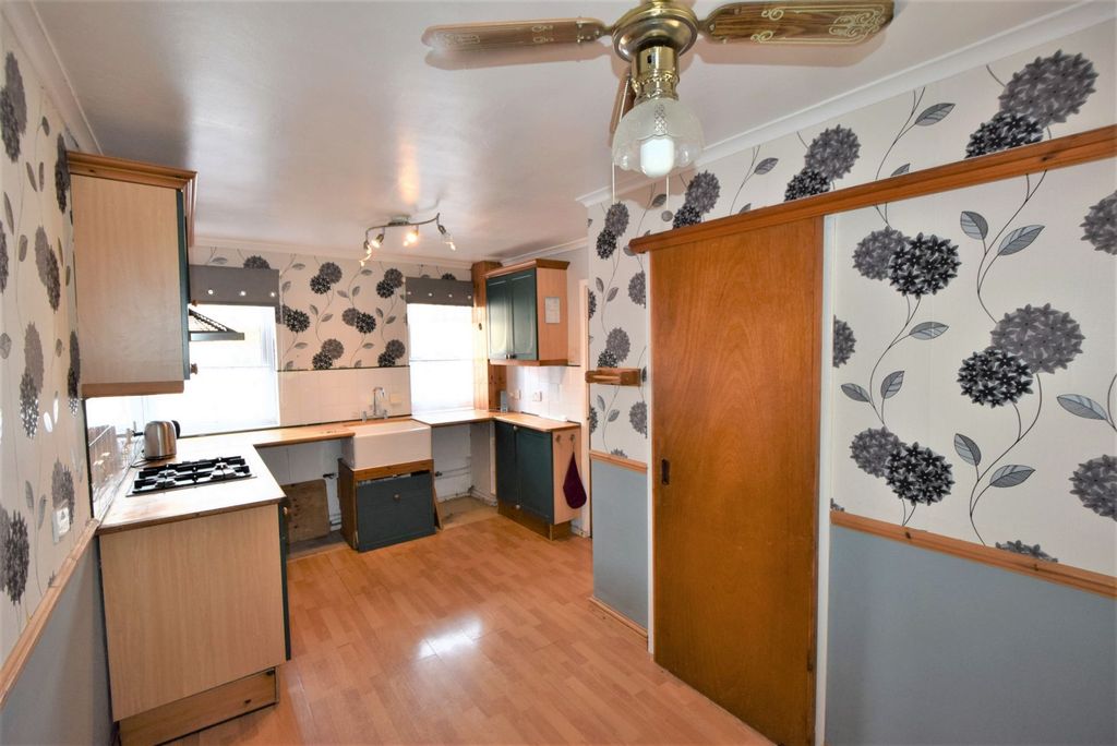 Property photo 3 of 10 Photo 16