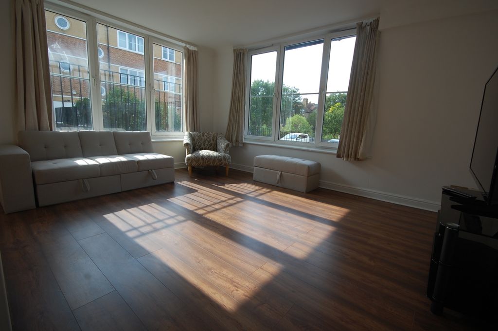 Property photo 2 of 11
