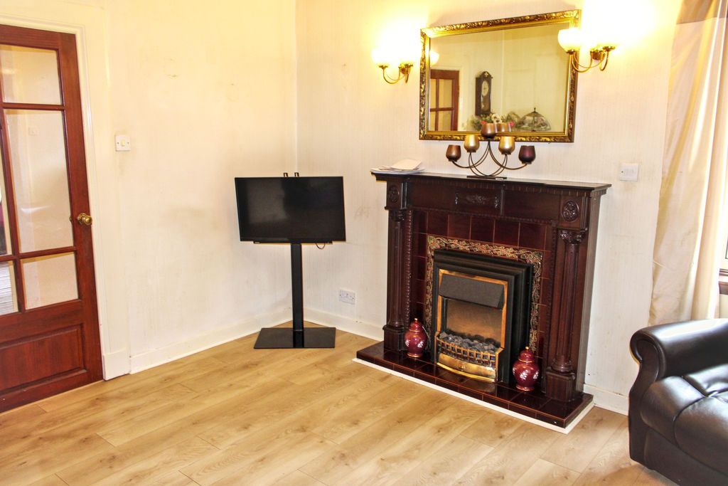 Property photo 2 of 12 Photo 8