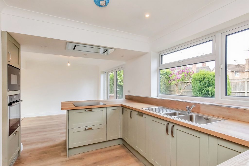 Property photo 3 of 14