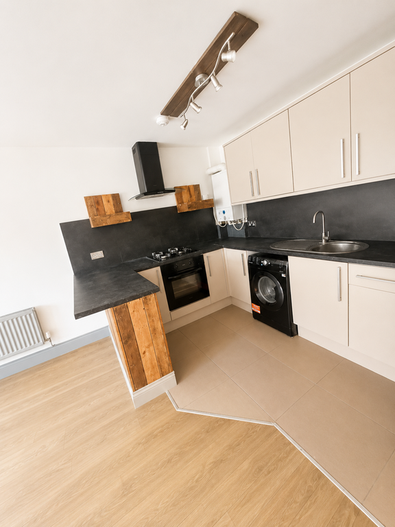 Property photo 2 of 7 Kitchen