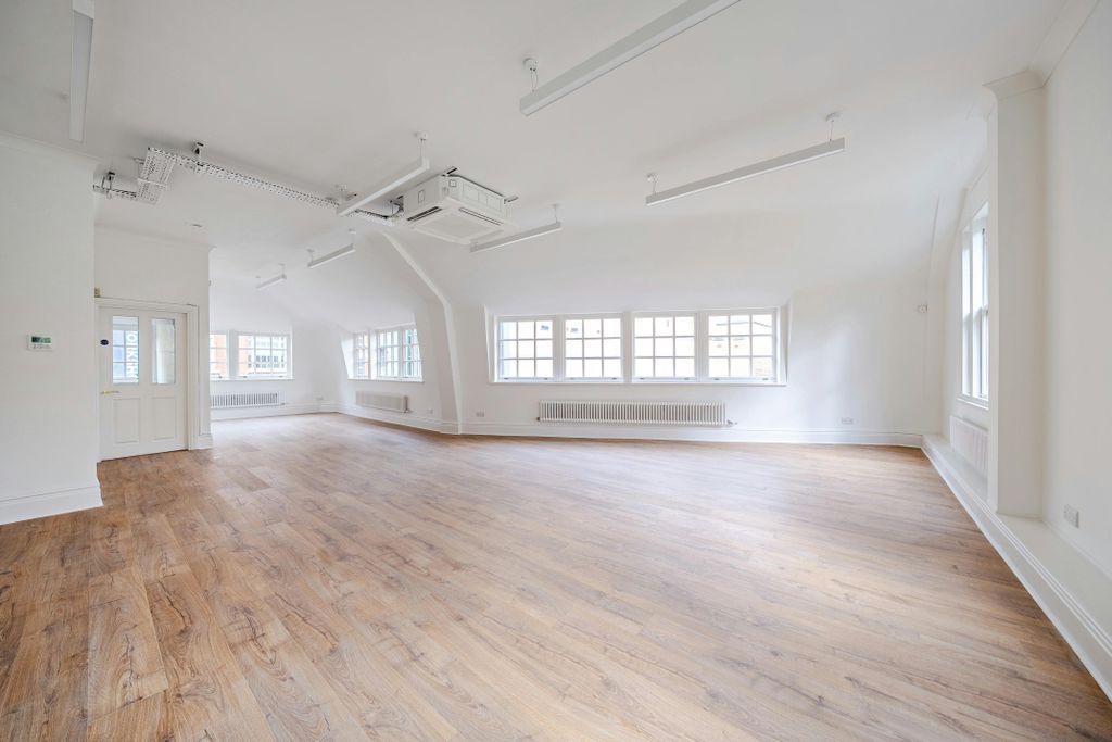 Property photo 3 of 13 137543066909Eaffe3c3A.Jpg