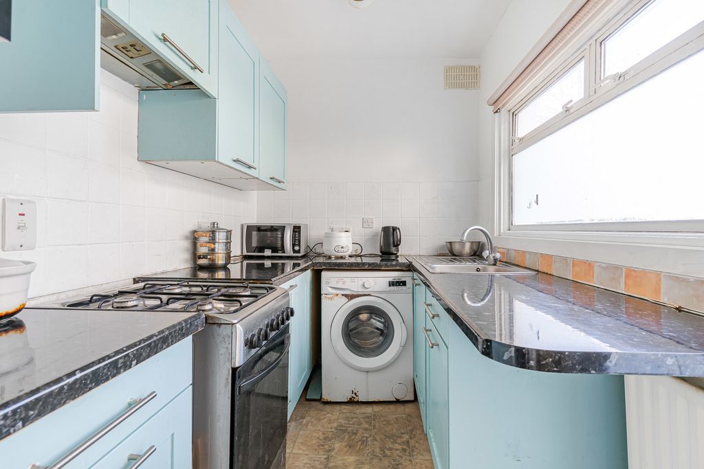 Property photo 3 of 20 Kitchen