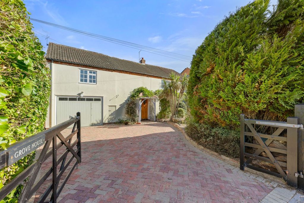 Property photo 1 of 26
