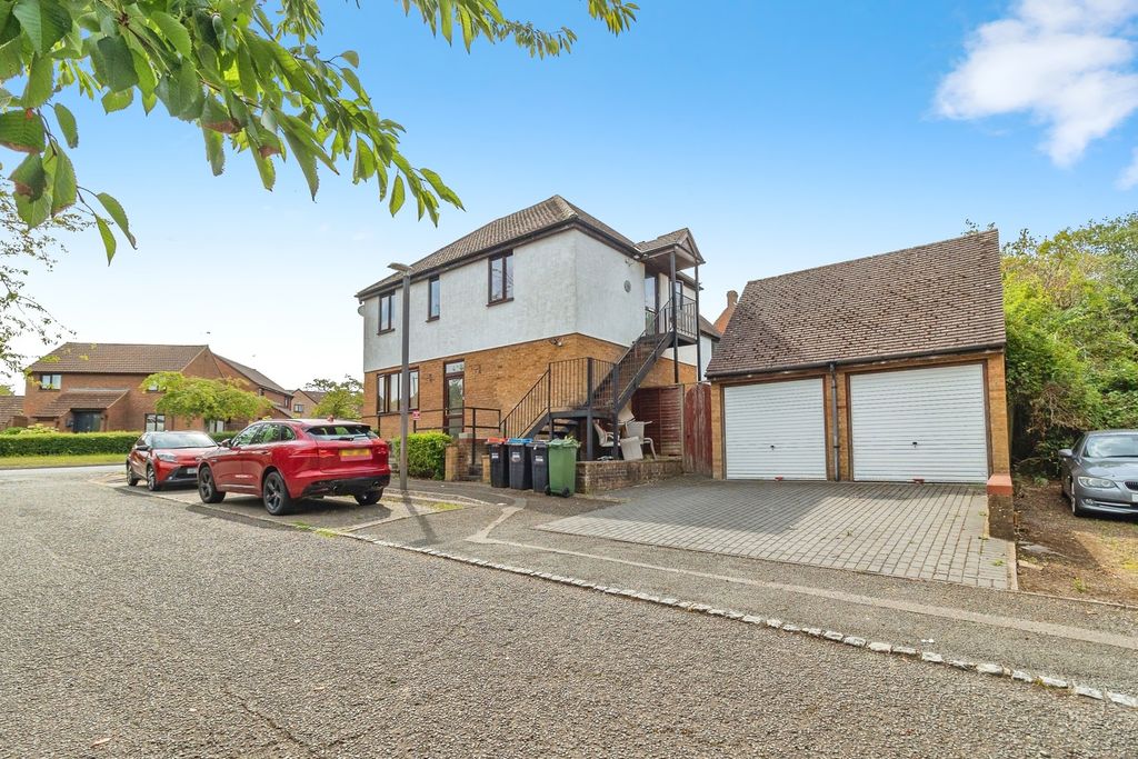 Property photo 3 of 17 Photo