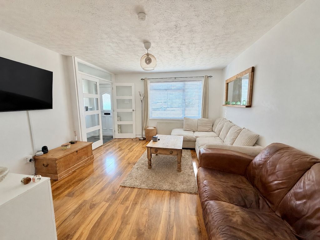 Property photo 2 of 14 Sitting Room