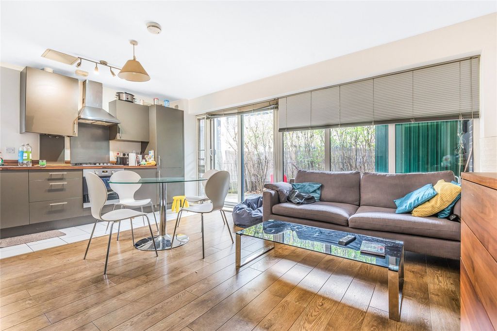 Property photo 1 of 9 Picture No. 11