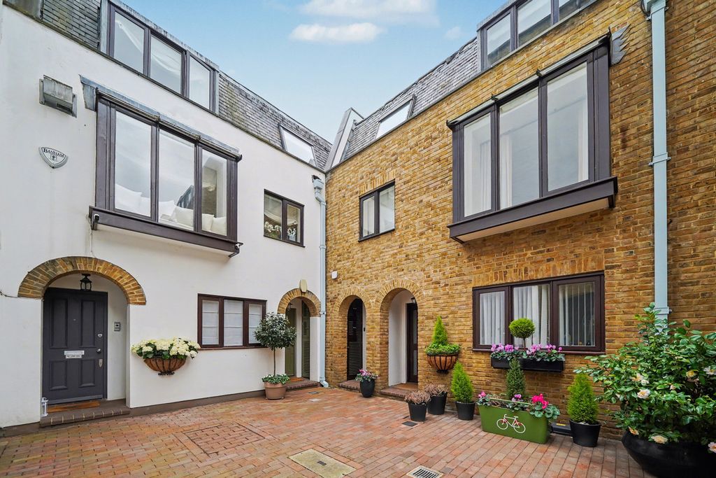 Property photo 2 of 5