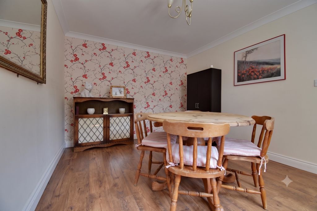 Property photo 3 of 15 Dining Room