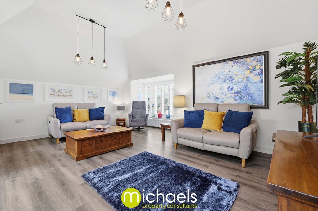 Property photo 3 of 21