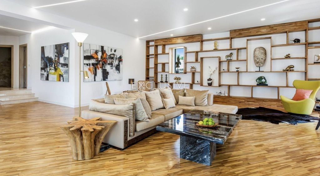 Property photo 2 of 33