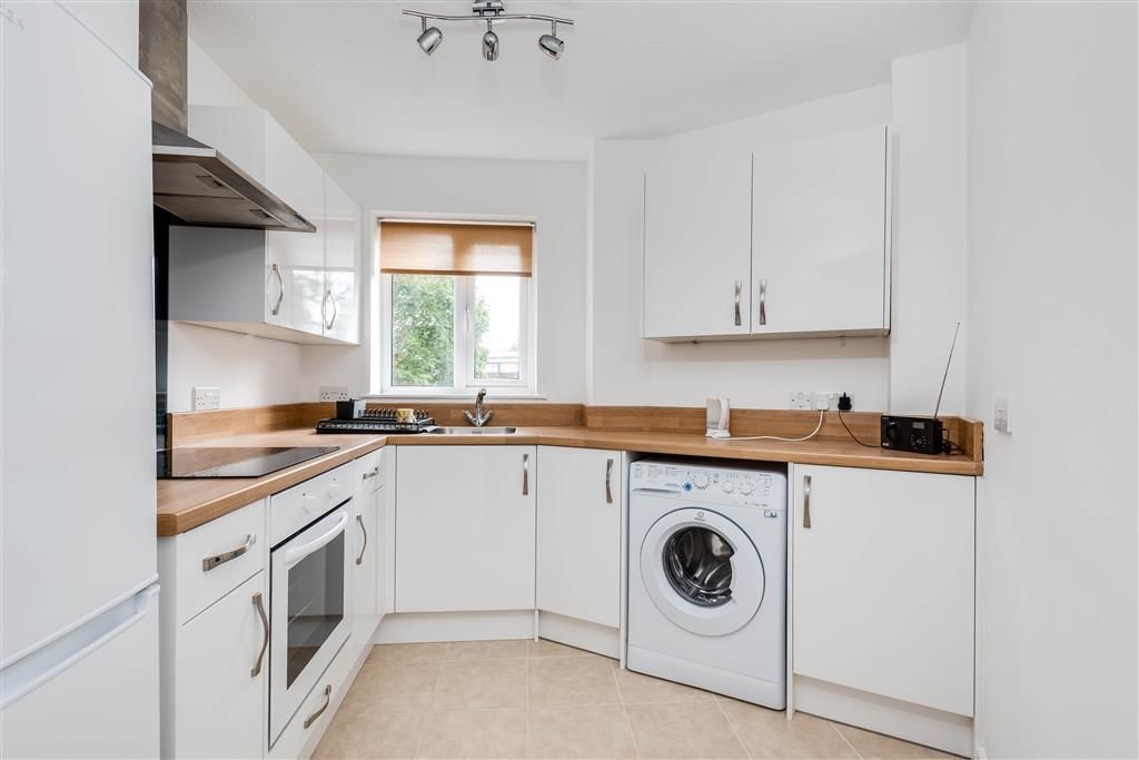 Property photo 2 of 10 Kitchen