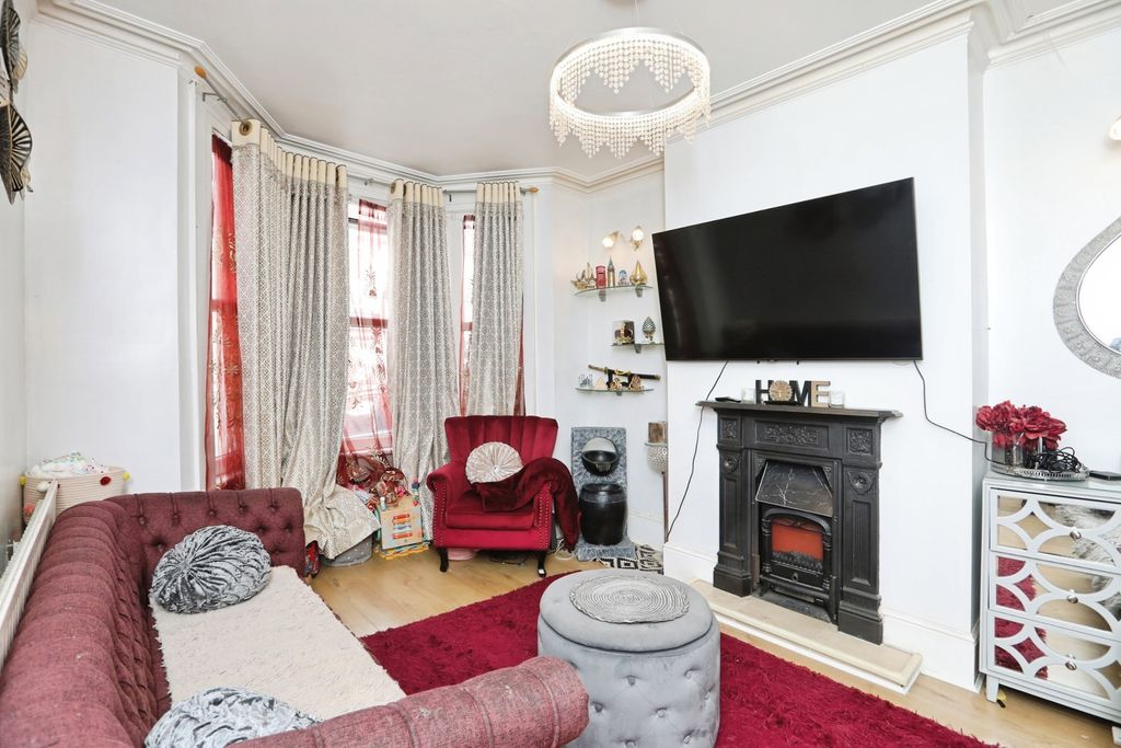 Property photo 2 of 13 Pbox-Img.Jpg