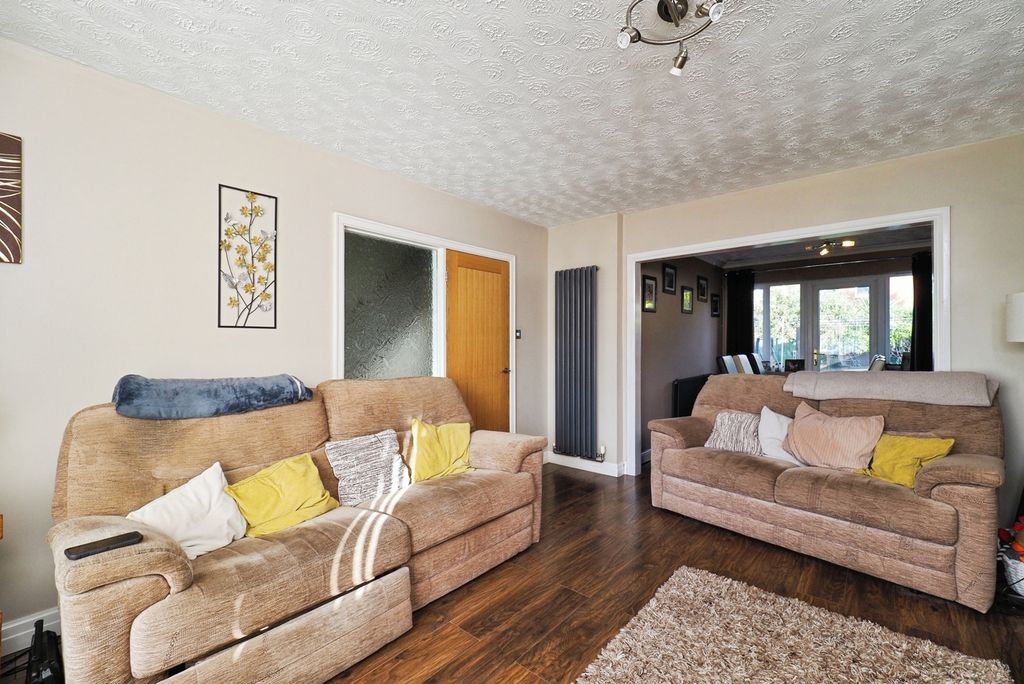 Property photo 3 of 17 Photo