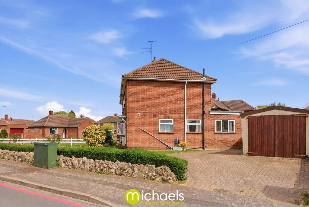 Property photo 2 of 25