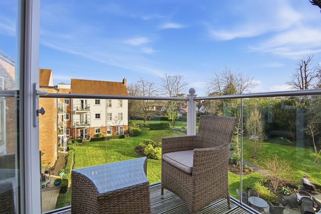 Property photo 3 of 14 11-98Dcdsc00118-Medium.Jpg