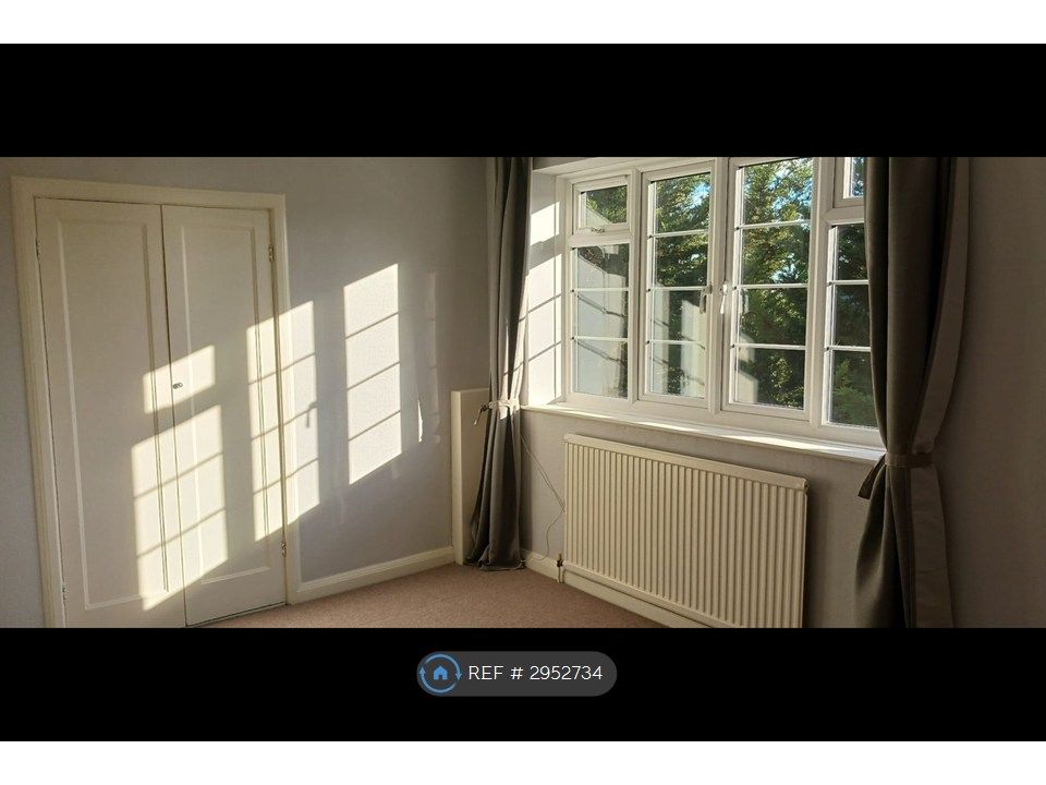 Property photo 3 of 9 Bedroom Double