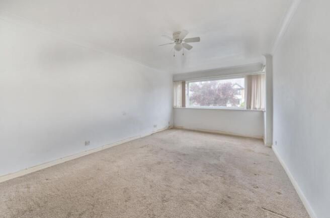 Property photo 2 of 7 73056_42914_Brx250067_Img_08_0000_Max_656x437.Jpeg