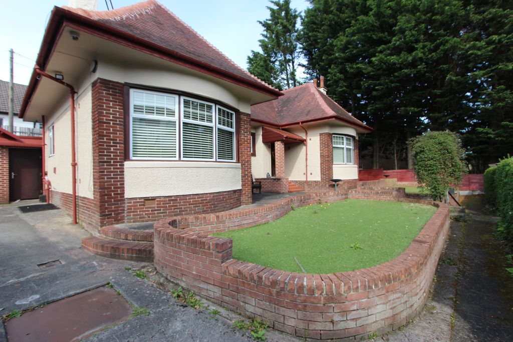 Property photo 2 of 35